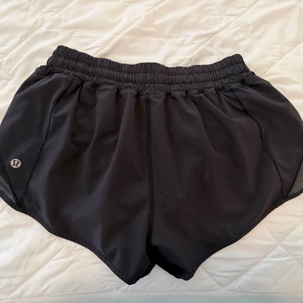 lululemon hotty hot shorts 2.5 inch